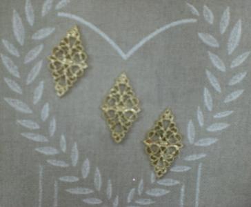 bouton dentelle or losange